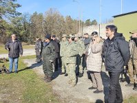 Zakir Həsənov Slovakiyada döyüş texnikaları ilə tanış olub (FOTO)
