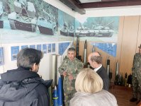Zakir Həsənov Slovakiyada döyüş texnikaları ilə tanış olub (FOTO)