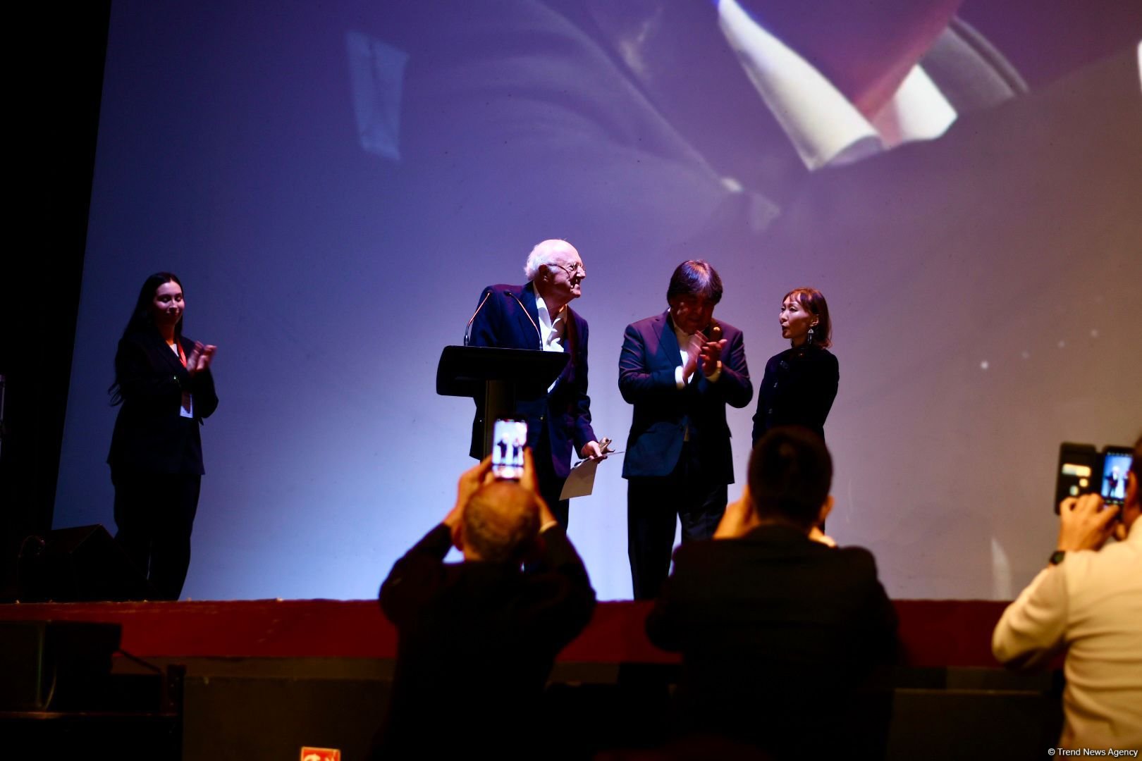 “Xarıbülbül əfsanəsi” sənədli filmi Parisdə Rex kinoteatrında nümayiş olunacaq (FOTO/VİDEO)