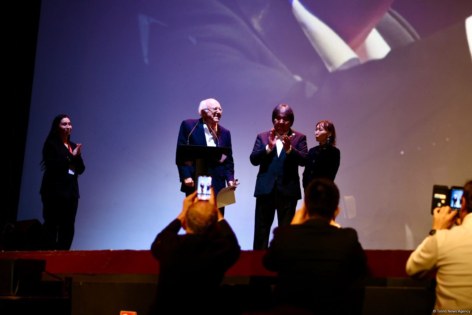 “Xarıbülbül əfsanəsi” sənədli filmi Parisdə Rex kinoteatrında nümayiş olunacaq (FOTO/VİDEO)