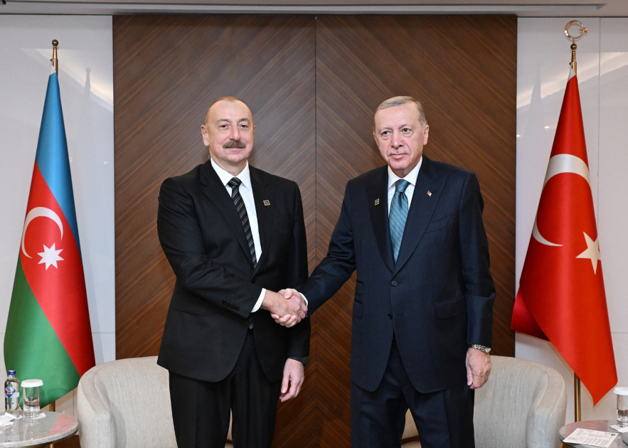 Bişkekdə Azərbaycan Prezidenti İlham Əliyevin Türkiyə Prezidenti Rəcəb Tayyib Ərdoğan ilə görüşü olub (FOTO/VİDEO) (YENİLƏNİB-2)