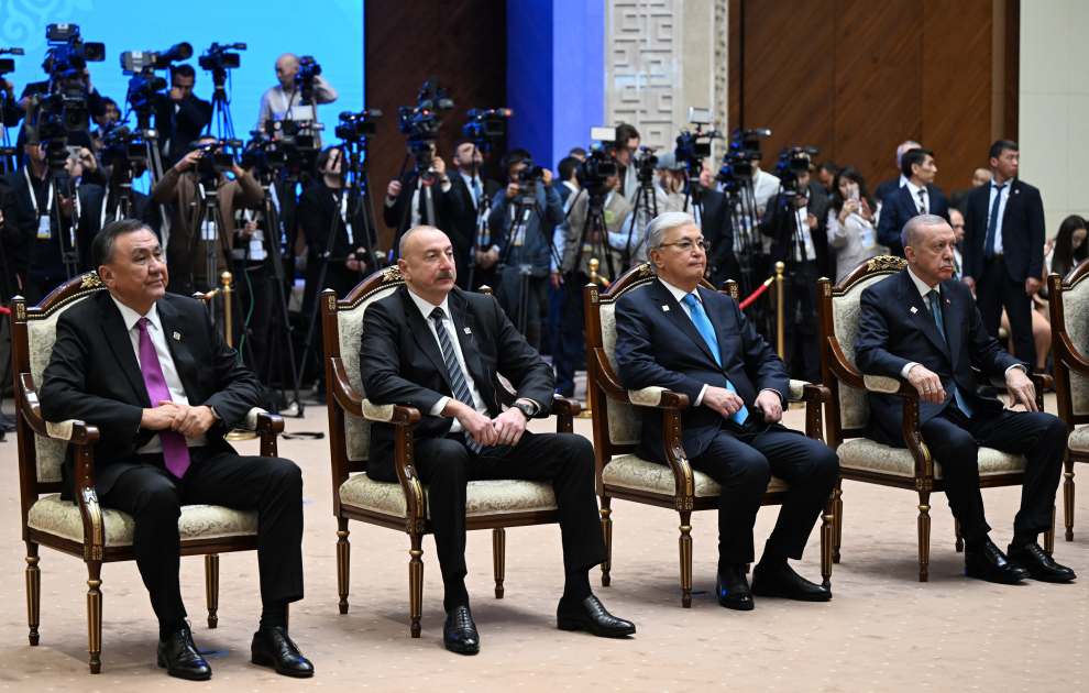 Prezident İlham Əliyev Bişkekdə Macarıstanın Baş nazirinin təltifolunma mərasimində iştirak edib (FOTO/VİDEO)
