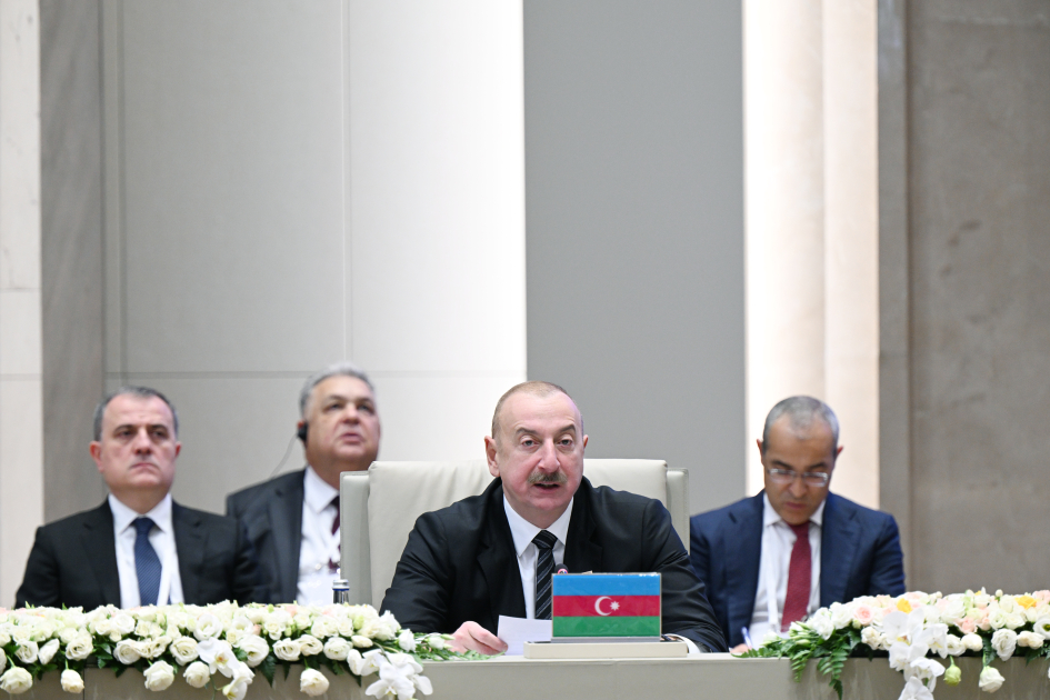 Prezident İlham Əliyev: Son dövrlər Şərq-Qərb nəqliyyat dəhlizi ilə Azərbaycan ərazisi üzrə daşımalar daha da artıb
