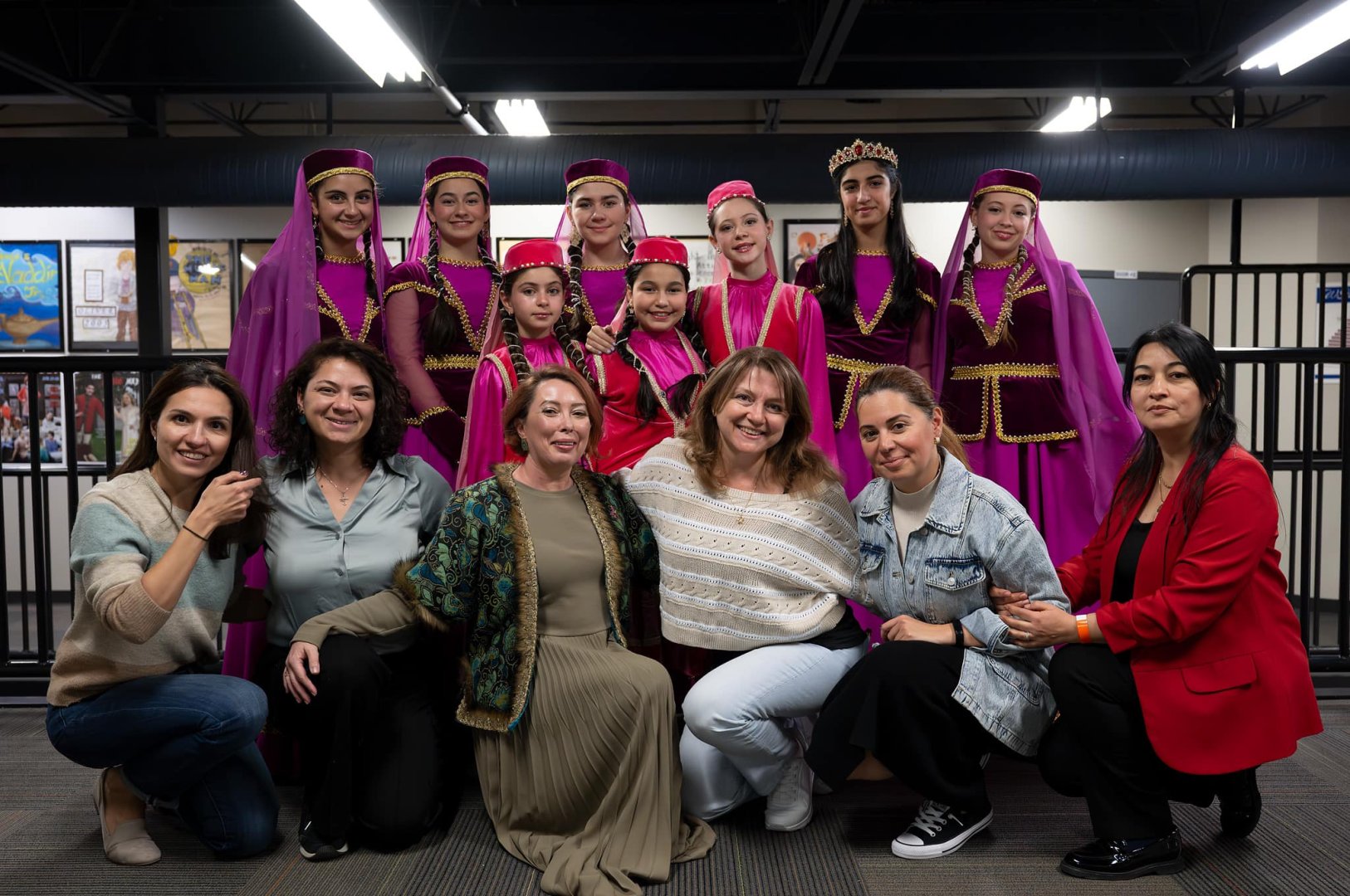 Soydaşlarımızın rəqs qrupu Kanadada birincilik əldə edib (FOTO)