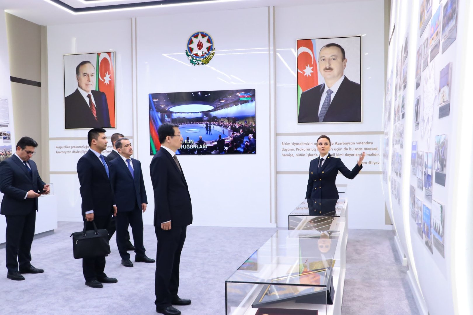 Baş prokuror Çin nümayəndə heyəti ilə görüşüb (FOTO)