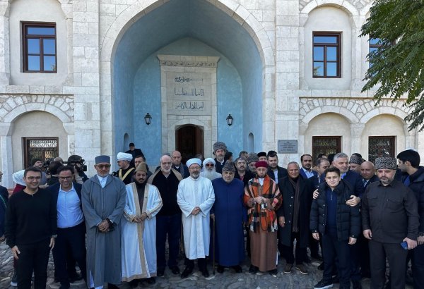 Allahşükür Paşazadə Ağdamdan dünya dini liderlərinə çağırış etdi (FOTO)
