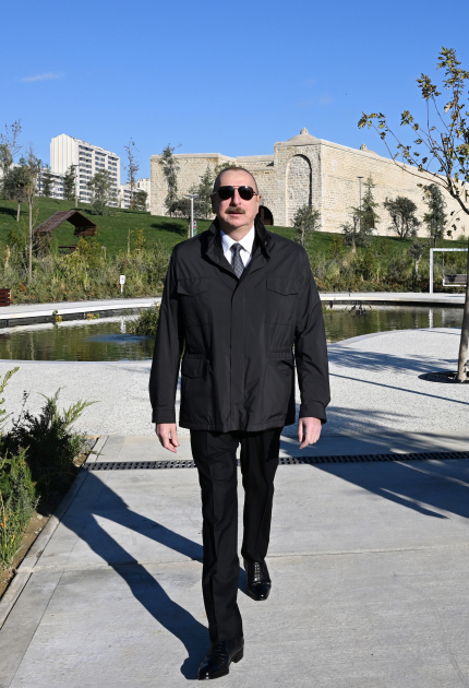 Prezident İlham Əliyev Bakıda Mərkəzi Parkın üçüncü hissəsinin açılışında iştirak edib (FOTO/VİDEO) (YENİLƏNİB)