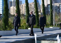 Prezident İlham Əliyev Bakıda Mərkəzi Parkın üçüncü hissəsinin açılışında iştirak edib (FOTO/VİDEO) (YENİLƏNİB)