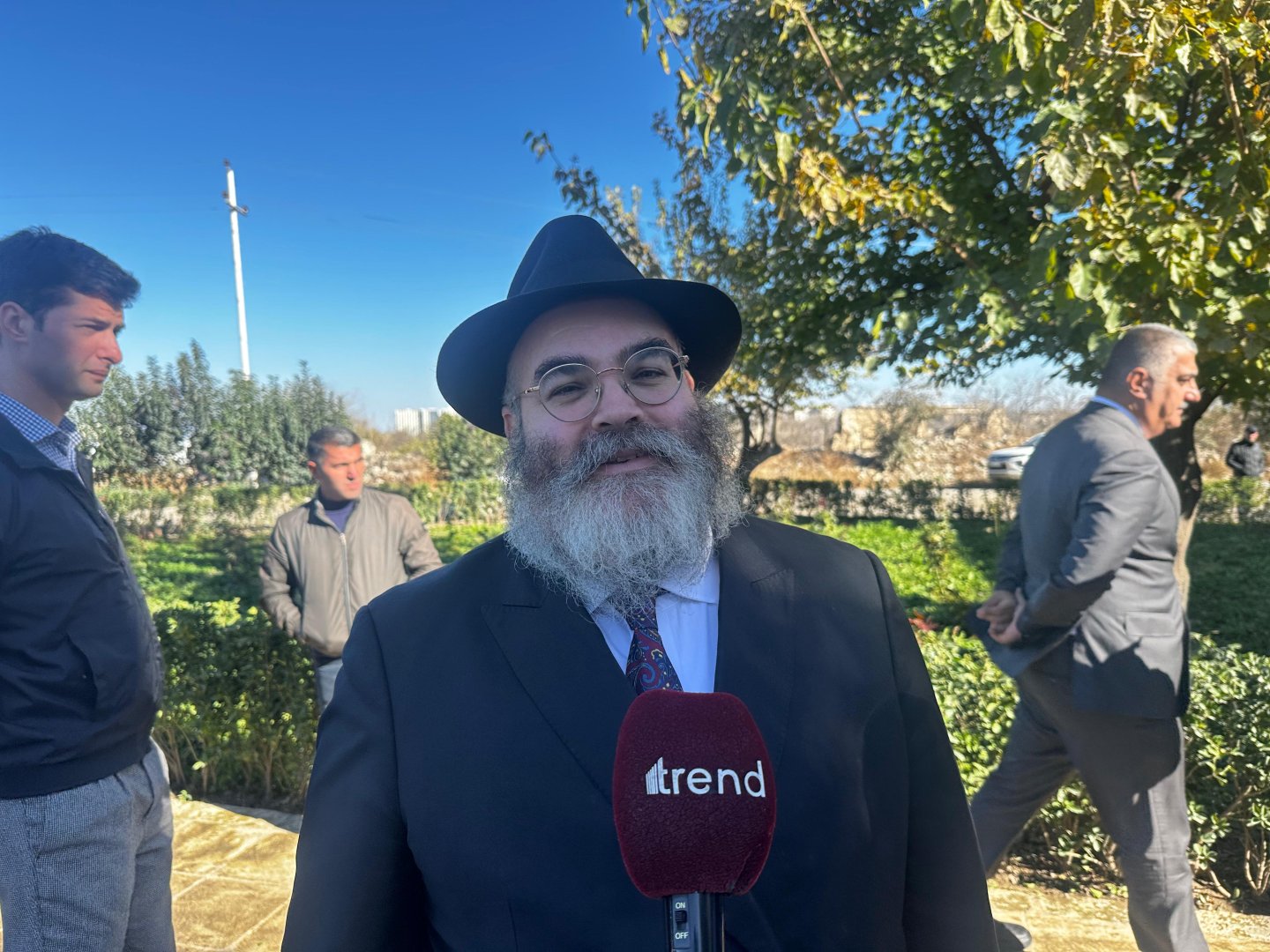Dini liderlər Qarabağın çiçəklənməsi üçün dua edirlər - Şneor Seqal