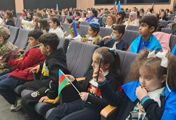Zəfər Gününü Şuşa məktəbliləri də qeyd ediblər (FOTO/VİDEO)