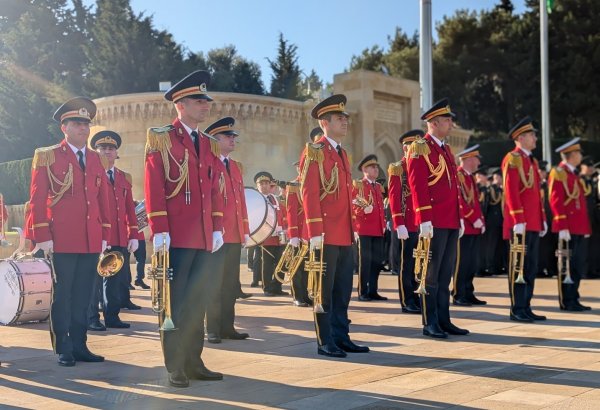 Bakıda Zəfər Günü münasibətilə hərbi yürüşlər keçirilib (FOTO/VİDEO)