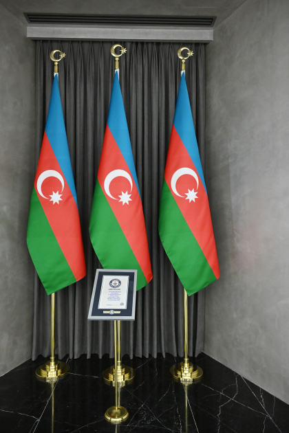 Prezident İlham Əliyev Bakıda Dövlət Bayrağı Meydanında olub, Azərbaycanın üçrəngli Bayrağını ucaldıb (FOTO/VİDEO) (YENİLƏNİB)