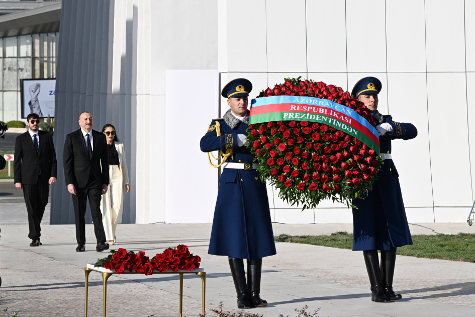 Prezident İlham Əliyev və Birinci xanım Mehriban Əliyeva Bakıda Zəfər parkının açılışında iştirak ediblər (YENİLƏNİB-2) (FOTO/VİDEO)