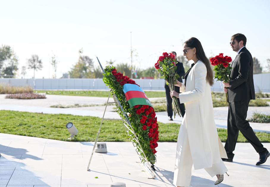 Prezident İlham Əliyev və Birinci xanım Mehriban Əliyeva Bakıda Zəfər parkının açılışında iştirak ediblər (YENİLƏNİB-2) (FOTO/VİDEO)