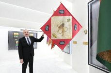 Prezident İlham Əliyev Bakıda Dövlət Bayrağı Meydanında olub, Azərbaycanın üçrəngli Bayrağını ucaldıb (FOTO/VİDEO) (YENİLƏNİB)