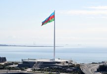 Prezident İlham Əliyev Bakıda Dövlət Bayrağı Meydanında olub, Azərbaycanın üçrəngli Bayrağını ucaldıb (FOTO/VİDEO) (YENİLƏNİB)