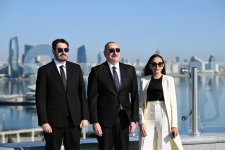 Prezident İlham Əliyev Bakıda Dövlət Bayrağı Meydanında olub, Azərbaycanın üçrəngli Bayrağını ucaldıb (FOTO/VİDEO) (YENİLƏNİB)