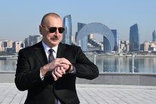 Prezident İlham Əliyev Bakıda Dövlət Bayrağı Meydanında olub, Azərbaycanın üçrəngli Bayrağını ucaldıb (FOTO/VİDEO) (YENİLƏNİB)