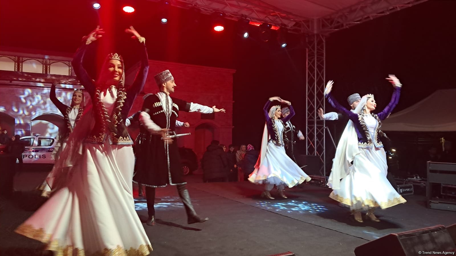Şuşada Zəfər Günü ilə bağlı konsert və atəşfəşanlıq təşkil edilib (FOTO/VİDEO)