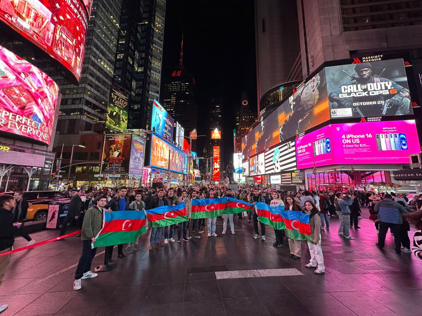 Nyu Yorkda Zəfər Günü və Dövlət Bayrağı Gününə həsr olunan məlumatlandırma aksiyası keçirilib (FOTO)