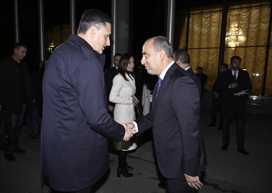 Bosniya və Herseqovinanın Rəyasət Heyətinin sədri Denis Beçiroviç və Heyətin üzvü Jelka Tsviyanoviç Azərbaycana səfərə gəliblər (FOTO)