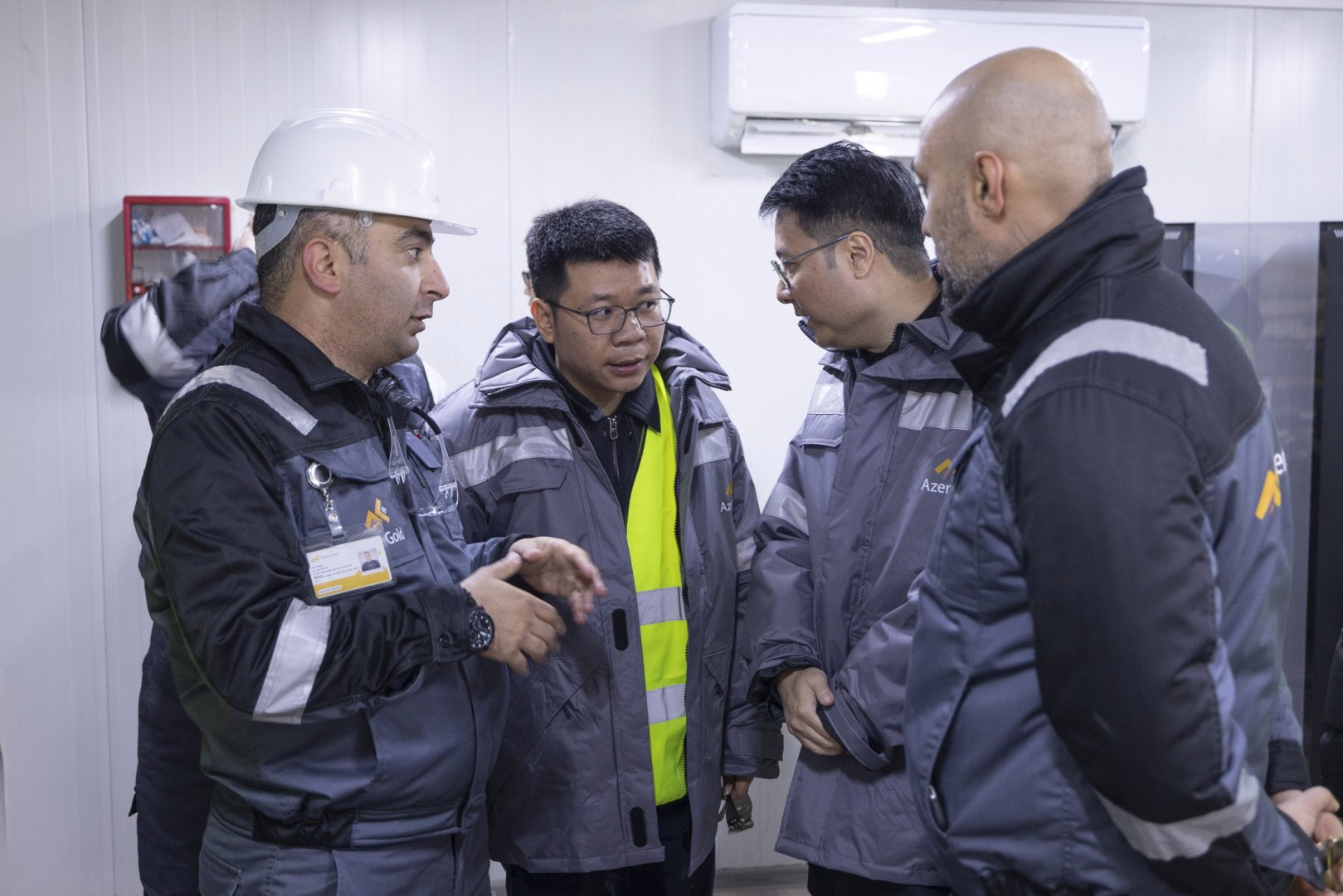 Çinin telekommunikasiya texnologiyaları şirkətinin nümayəndələri ÇİRES-ə səfər edib (FOTO)