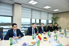 Belçika Baş naziri Bakı limanında olub (FOTO)