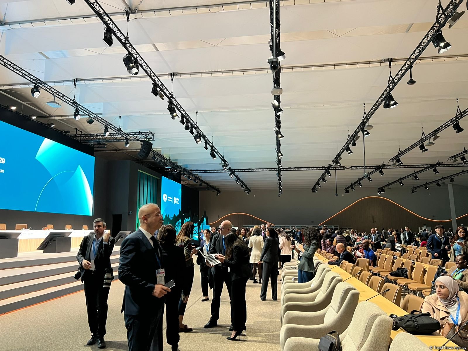 Bakı Olimpiya Stadionunda COP29 Konfransının rəsmi açılış mərasimi keçirilib, sədrlik Azərbaycana verilib (FOTO/VİDEO)