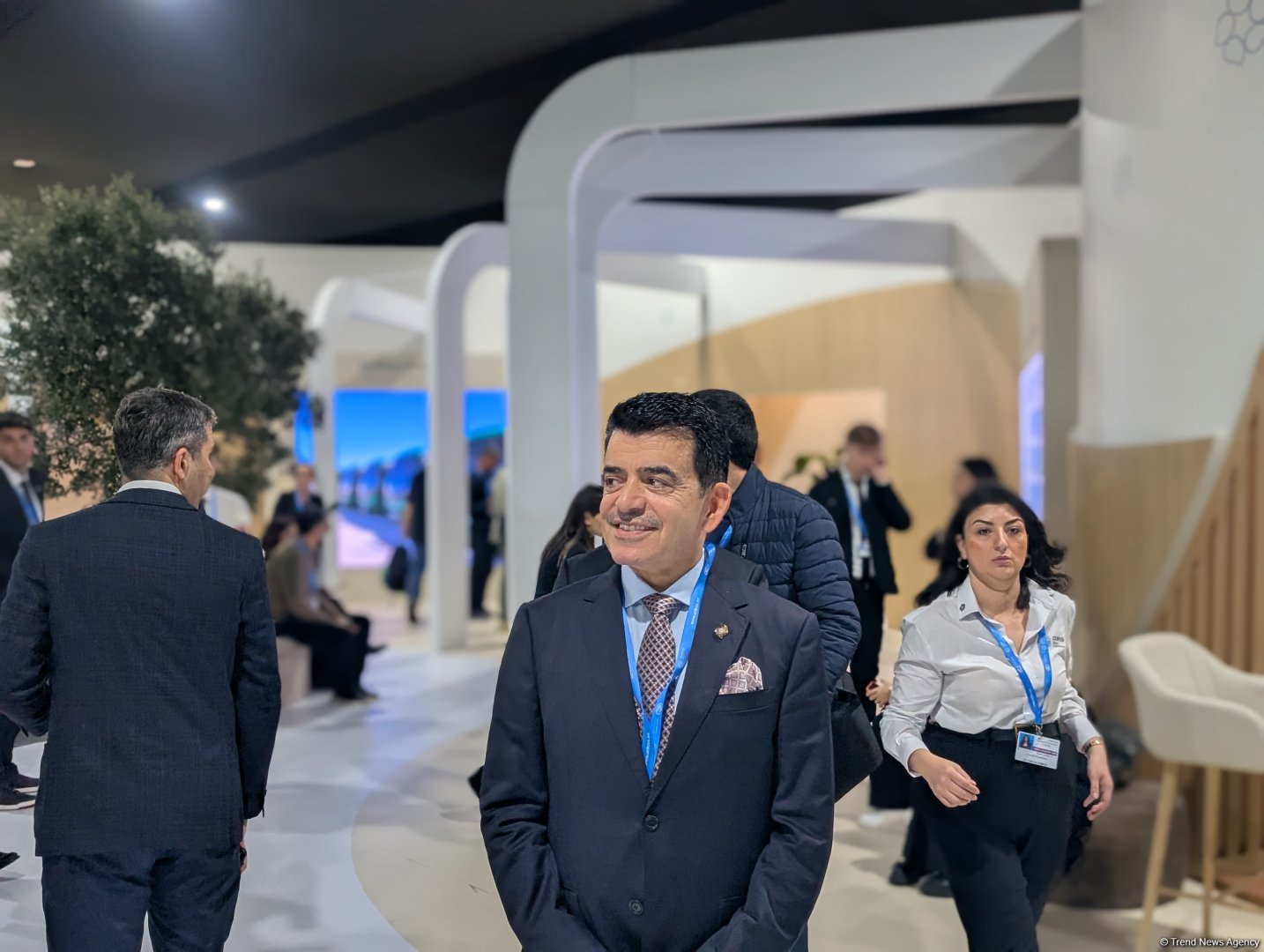 İSESCO-nun baş direktoru COP29-da Azərbaycan pavilyonu ilə tanış olub (FOTO)
