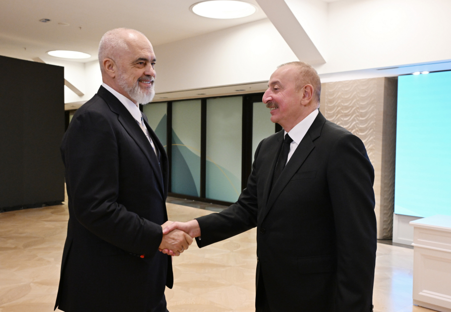 Prezident İlham Əliyev Albaniyanın Baş naziri ilə görüşüb (FOTO/VİDEO) (YENİLƏNİB)