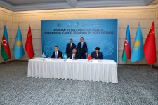 Azərbaycan, Qazaxıstan və Çin Bakı Limanında yeni İntermodal Yük Terminalının inşası üçün birgə müəssisə yaradıb (FOTO)