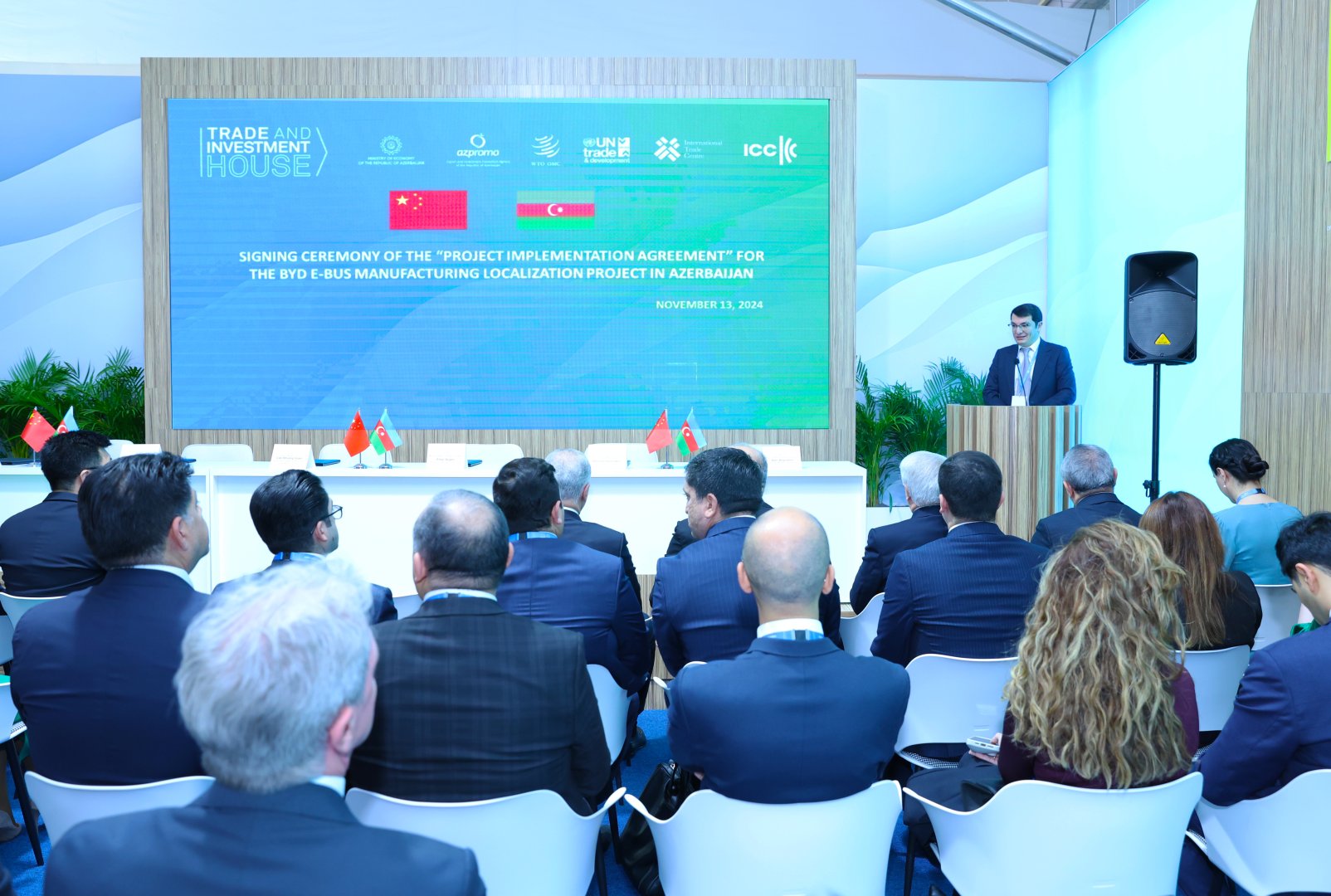 Azərbaycanda elektrik avtobusların istehsalının qurulması və ehtiyat hissələrinin lokallaşdırılmasına dair sənəd imzalanıb (FOTO)