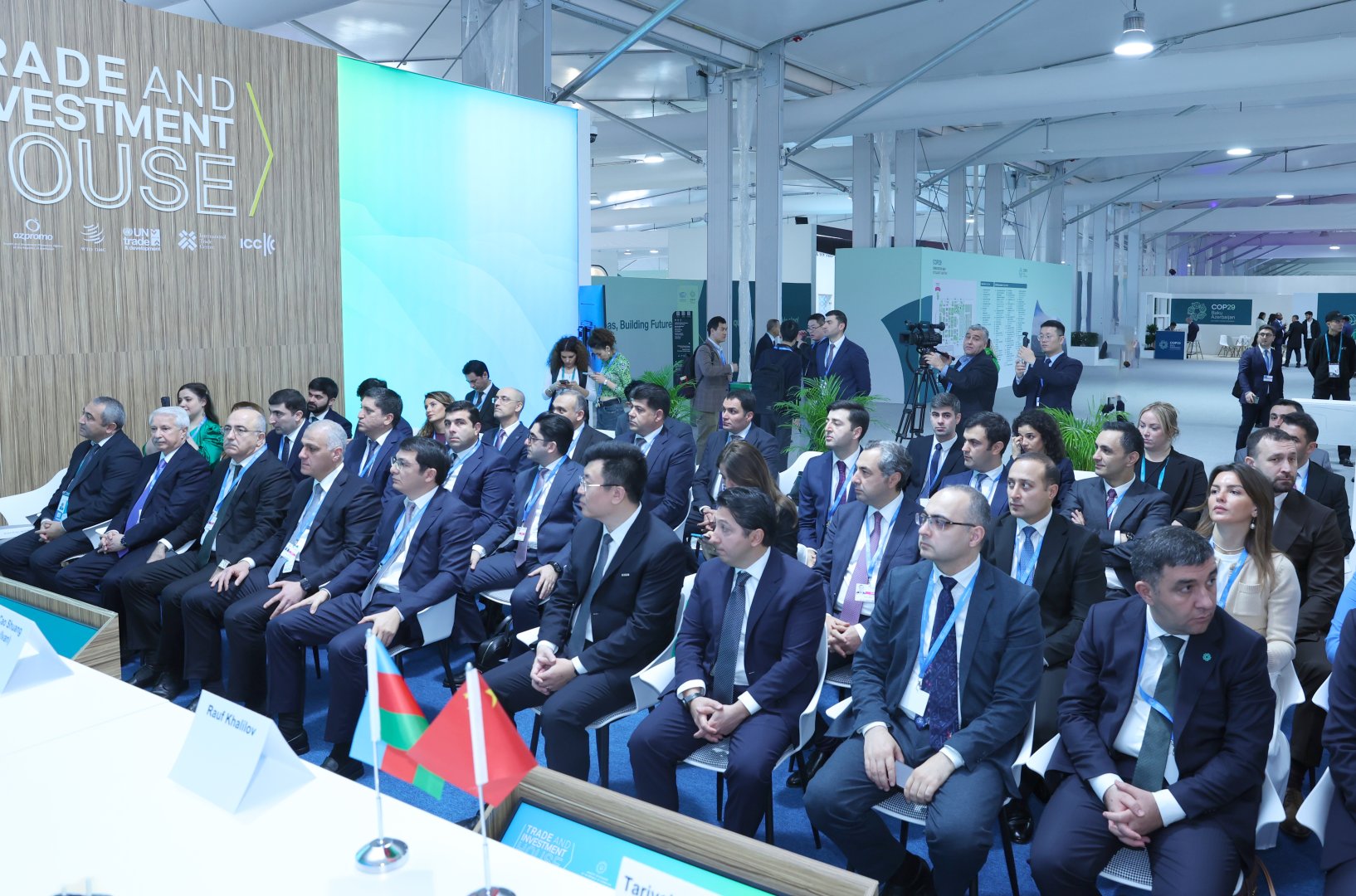 Azərbaycanda elektrik avtobusların istehsalının qurulması və ehtiyat hissələrinin lokallaşdırılmasına dair sənəd imzalanıb (FOTO)