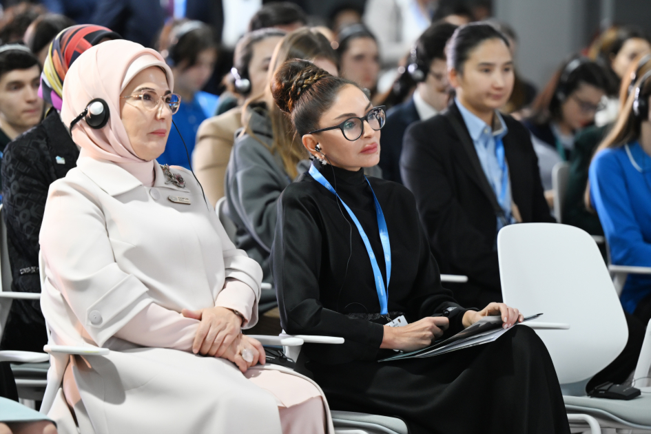COP29-da Birinci xanımların iştirakı ilə “Gənclər iqlim fəaliyyətlərinin ön cəbhəsində” mövzusunda konfrans keçirilib (FOTO)