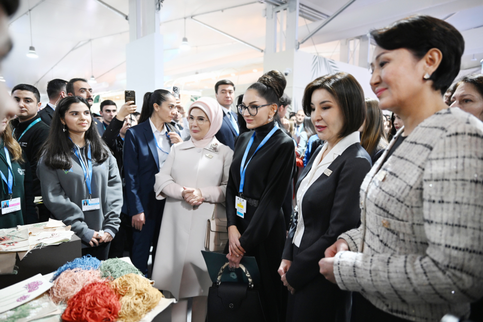 COP29-da Birinci xanımların iştirakı ilə “Gənclər iqlim fəaliyyətlərinin ön cəbhəsində” mövzusunda konfrans keçirilib (FOTO)