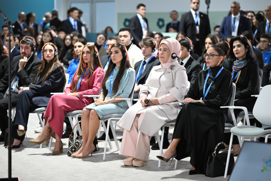 COP29-da Birinci xanımların iştirakı ilə “Gənclər iqlim fəaliyyətlərinin ön cəbhəsində” mövzusunda konfrans keçirilib (FOTO)