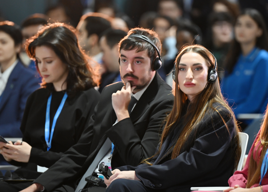 COP29-da Birinci xanımların iştirakı ilə “Gənclər iqlim fəaliyyətlərinin ön cəbhəsində” mövzusunda konfrans keçirilib (FOTO)