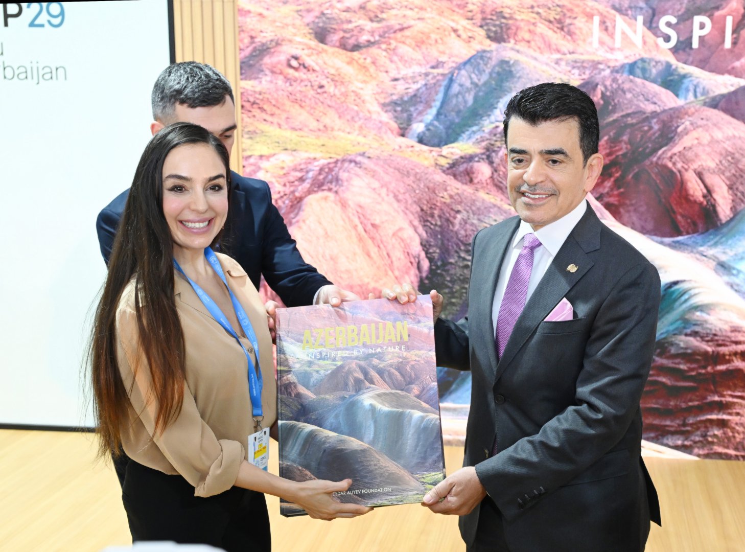 COP29 çərçivəsində Heydər Əliyev Fondunun “Azərbaycan. Təbiətin sehrində” nəşri təqdim edilib (FOTO/VİDEO)