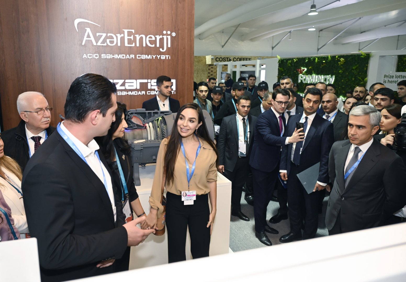 COP29 çərçivəsində Heydər Əliyev Fondunun “Azərbaycan. Təbiətin sehrində” nəşri təqdim edilib (FOTO/VİDEO)