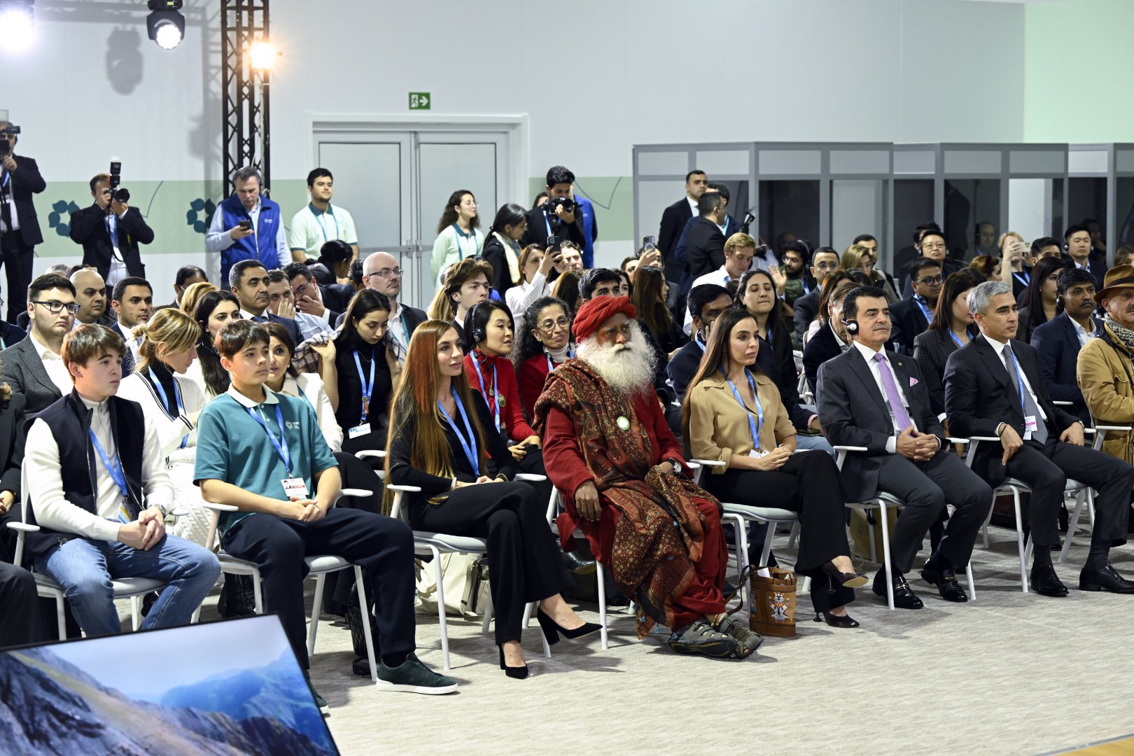 COP29 çərçivəsində Heydər Əliyev Fondunun “Azərbaycan. Təbiətin sehrində” nəşri təqdim edilib (FOTO/VİDEO)