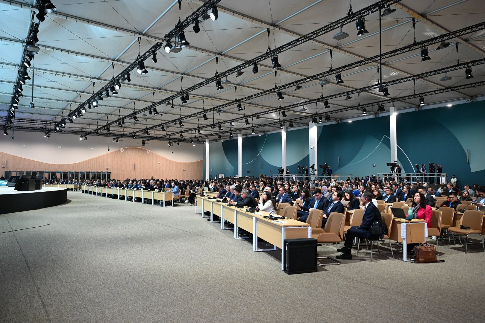 Dünya İqtisadi Forumunun iştirakı ilə COP29 çərçivəsində yüksək səviyyəli sessiya baş tutub (FOTO)