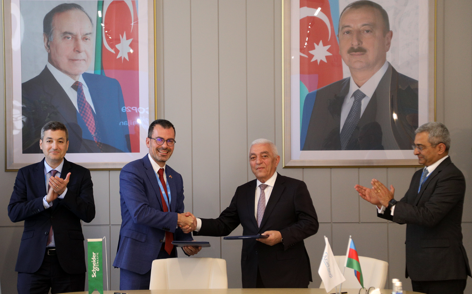 “AzərEnerji” ilə “Schneider Electric” şirkəti memorandum imzaladı (FOTO)