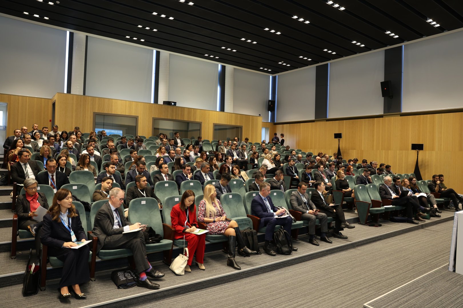 UNEC-də keçirilən CASI Davamlı Maliyyə Forumu uğurla başa çatıb (FOTO)