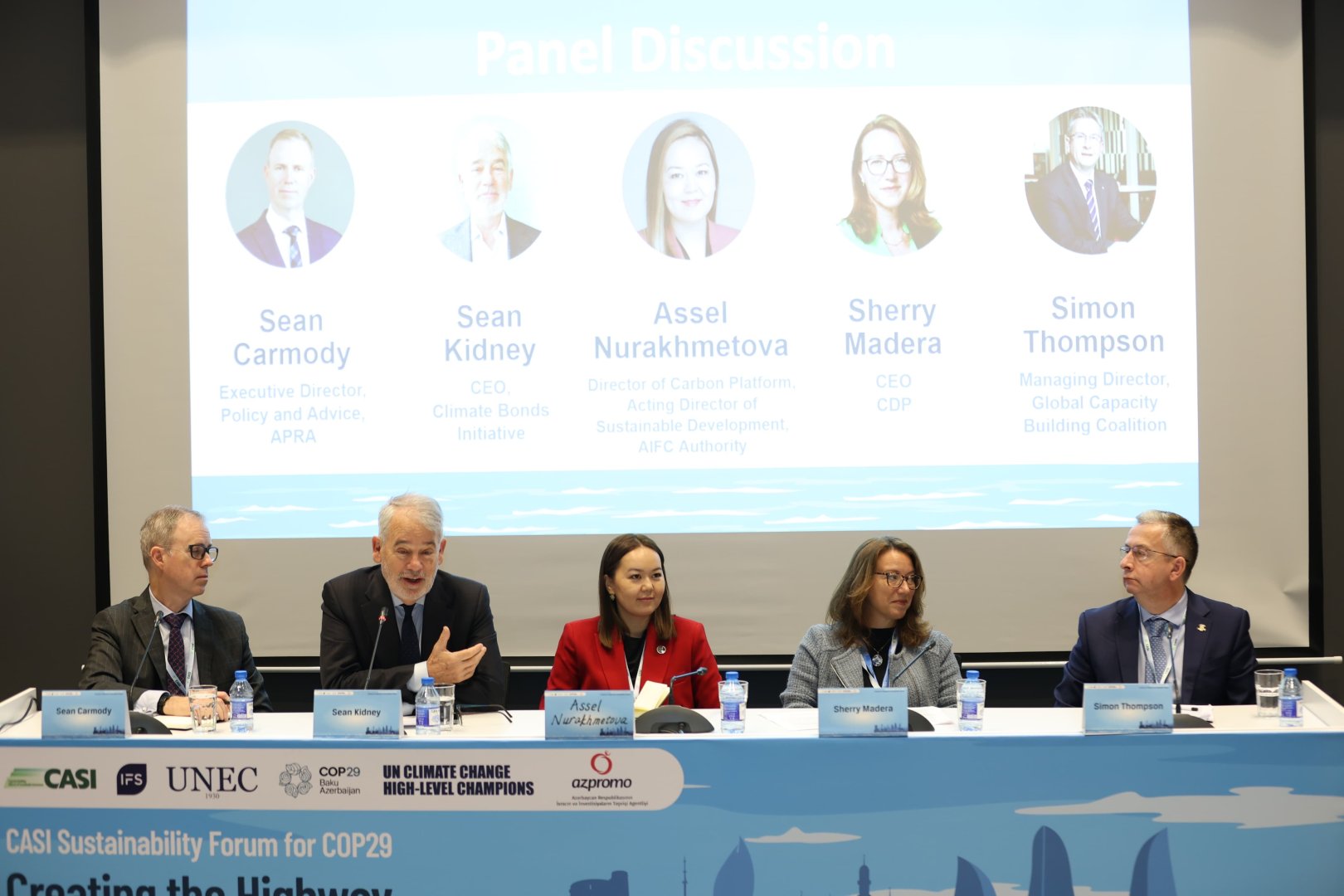 UNEC-də keçirilən CASI Davamlı Maliyyə Forumu uğurla başa çatıb (FOTO)