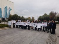 Bir qrup Azərbaycan QHT təmsilçiləri ermənipərəst Frank Peloninin Azərbaycana səfərinə qarşı etiraz aksiyası keçirib (FOTO/VİDEO)