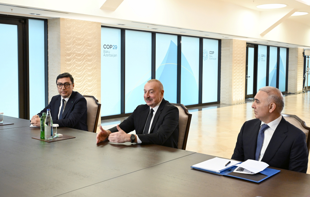 Prezident İlham Əliyev Beynəlxalq Kanoe, Avarçəkmə və Draqon Qayıqları federasiyalarının prezidentləri ilə görüşüb (FOTO/VİDEO) (YENİLƏNİB)