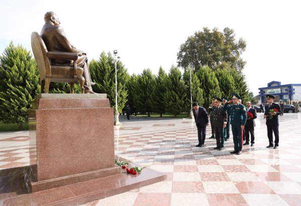 Hərbi prokuror Dövlət Sərhəd Xidmətinin hərbi qulluqçuları ilə görüşüb (FOTO)