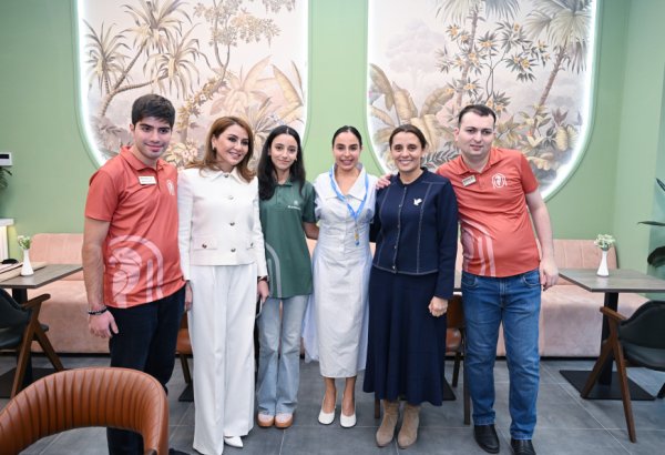 Heydər Əliyev Fondunun vitse-prezidenti Leyla Əliyeva Bakıda ilk inklüziv iaşə obyekti olan “Kaşalata” kafeni ziyarət edib (FOTO)