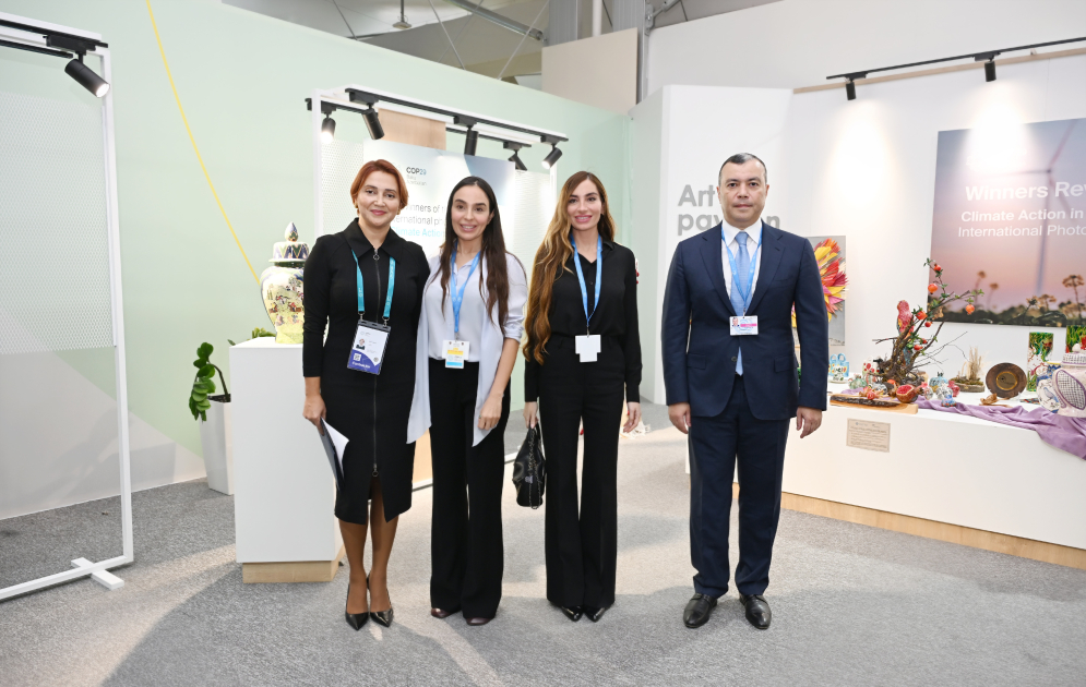 Heydər Əliyev Fondunun vitse-prezidenti Leyla Əliyeva və Bakı Media Mərkəzinin rəhbəri Arzu Əliyeva COP29-da təqdim edilən inklüziv sərgi ilə tanış olublar (FOTO)