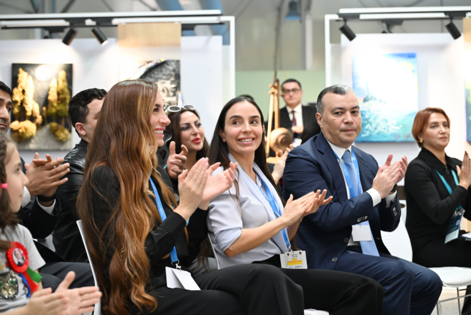 Heydər Əliyev Fondunun vitse-prezidenti Leyla Əliyeva və Bakı Media Mərkəzinin rəhbəri Arzu Əliyeva COP29-da təqdim edilən inklüziv sərgi ilə tanış olublar (FOTO)